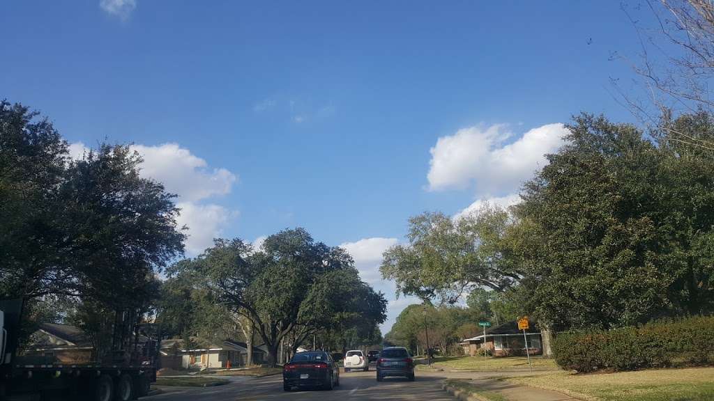 4920sanselipe | Houston, TX 77057, USA