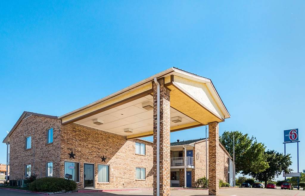 Motel 6 Dallas - Red Oak | 202 South, I-35E, Red Oak, TX 75154, USA | Phone: (972) 617-3501