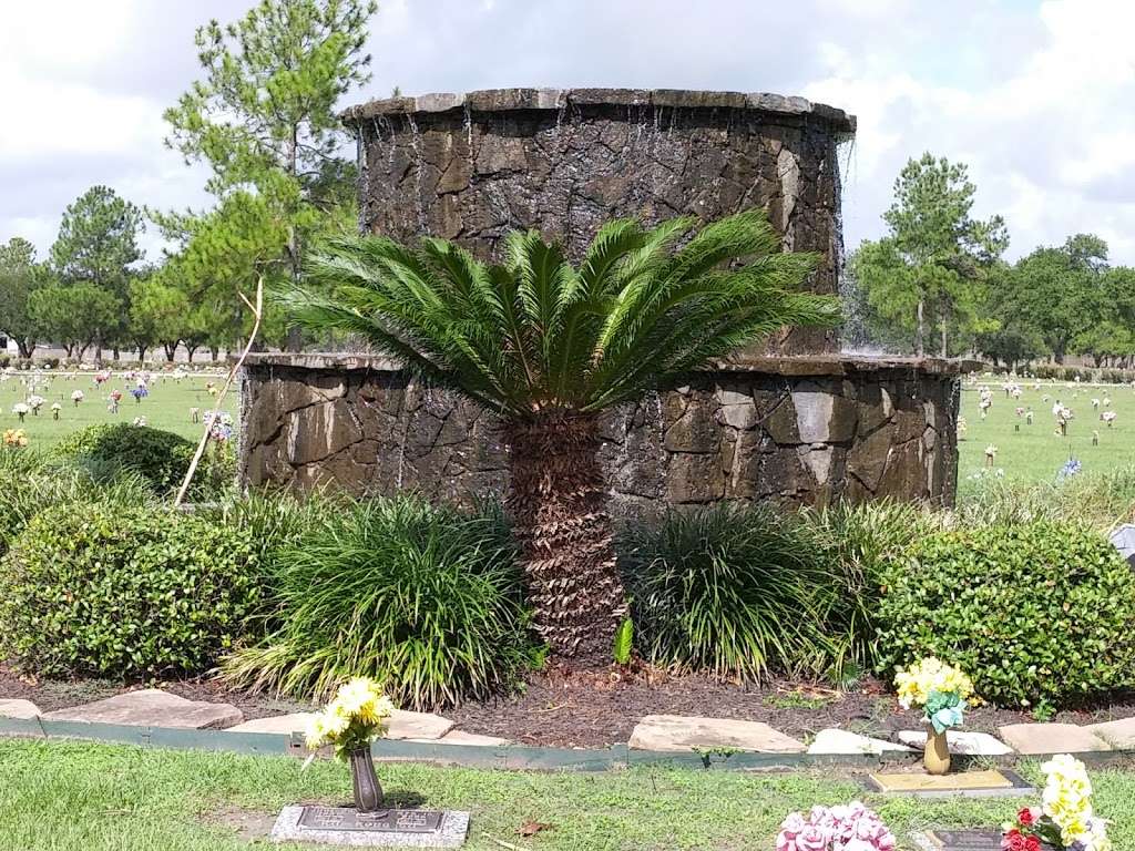Houston Memorial Gardens - cemetery  | Photo 3 of 10 | Address: 2426 Cullen Blvd, Pearland, TX 77581, USA | Phone: (281) 485-2221