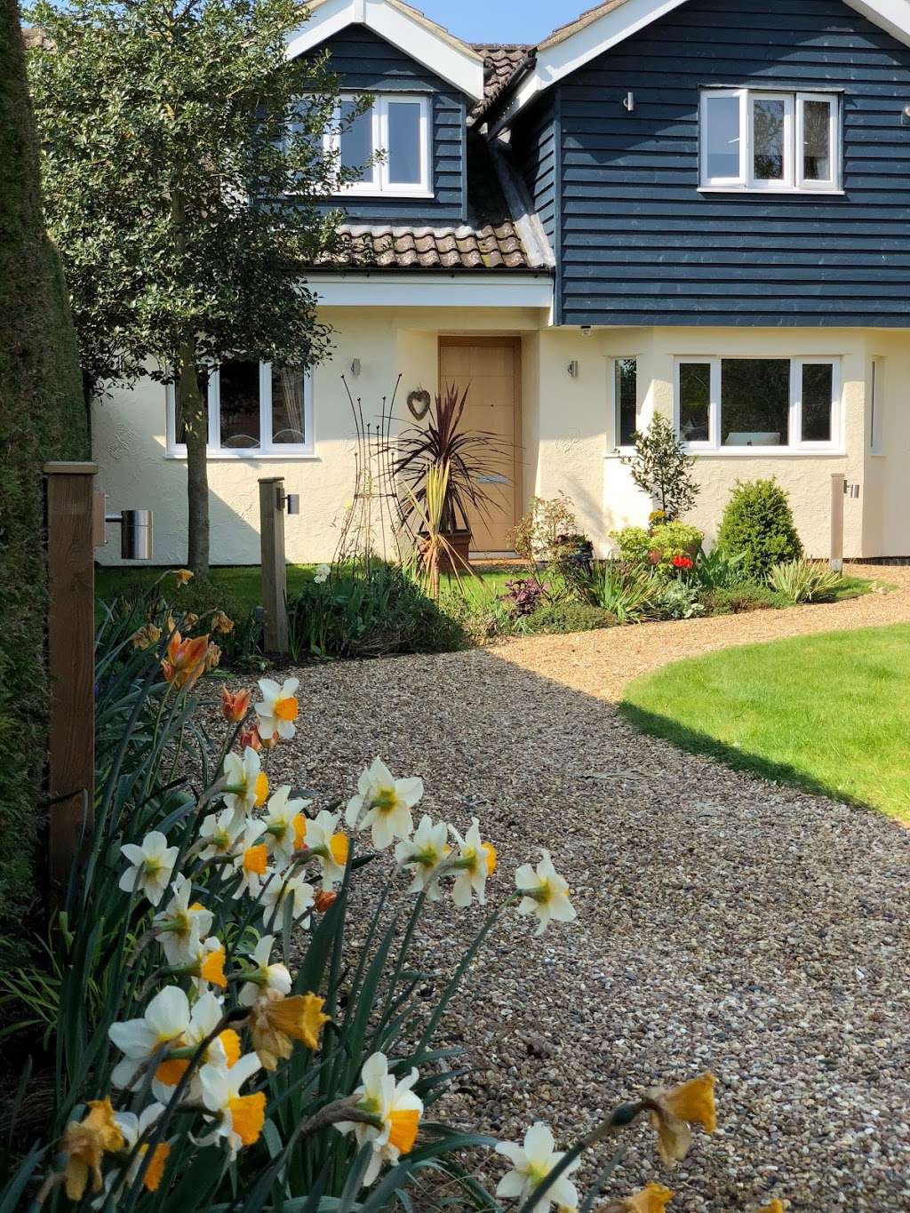 Laurels BnB | Laurels, Chelmsford Rd, Felsted, Dunmow CM6 3EU, UK | Phone: 07918 642463