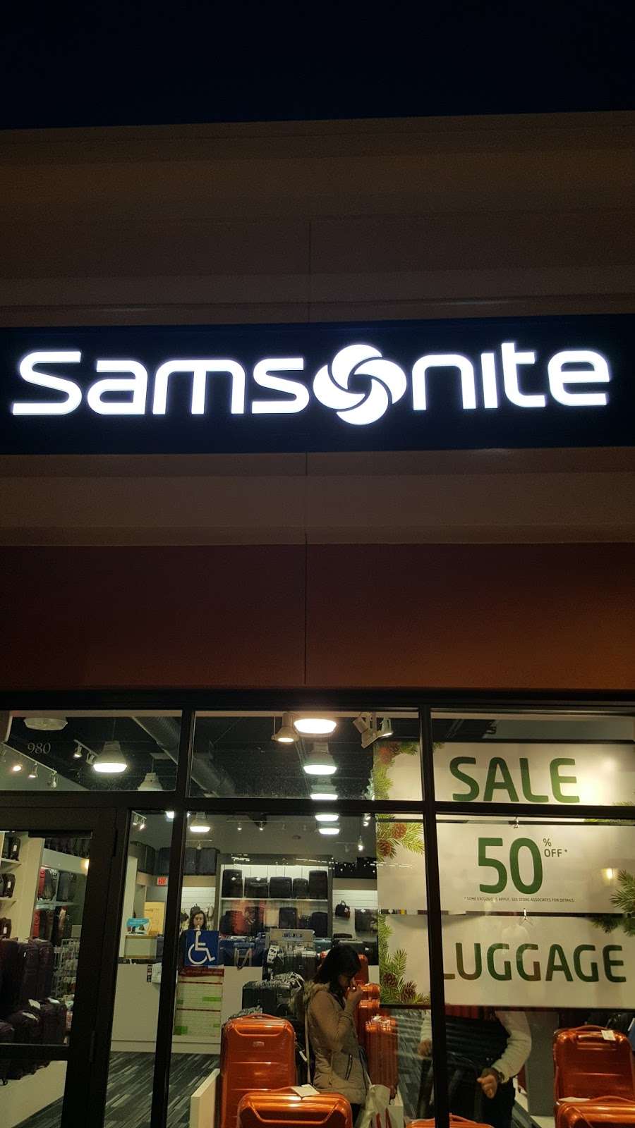 Samsonite | 5701 Outlets at Tejon Pkwy, Arvin, CA 93203, USA | Phone: (661) 556-5595