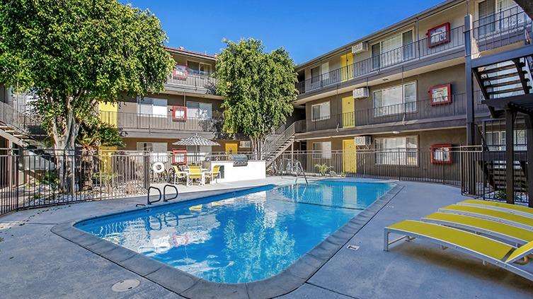 Dwell Apartment Homes | 160 W Big Springs Rd, Riverside, CA 92507, USA | Phone: (951) 329-9008