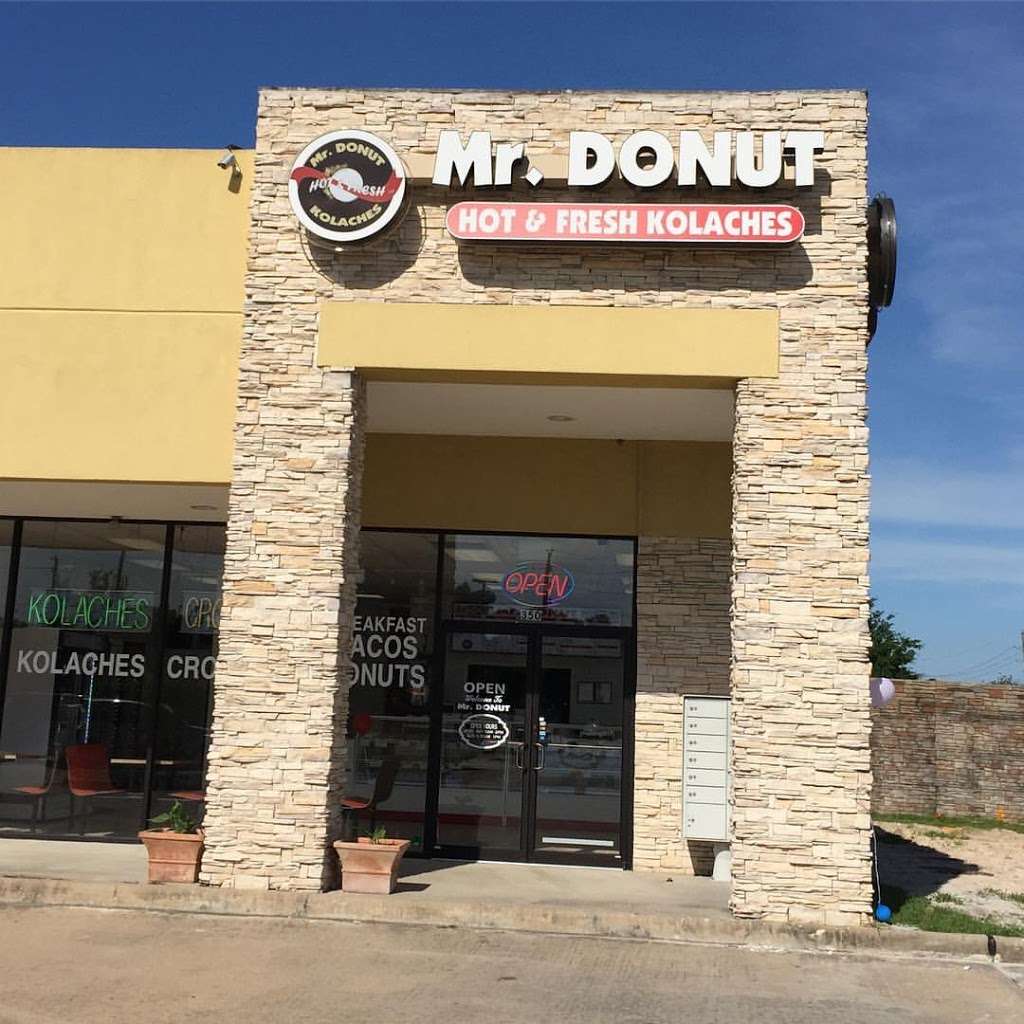 Mr Donuts and Kolaches | 11411 Windfern Rd suite 350, Houston, TX 77064 | Phone: (281) 890-5188