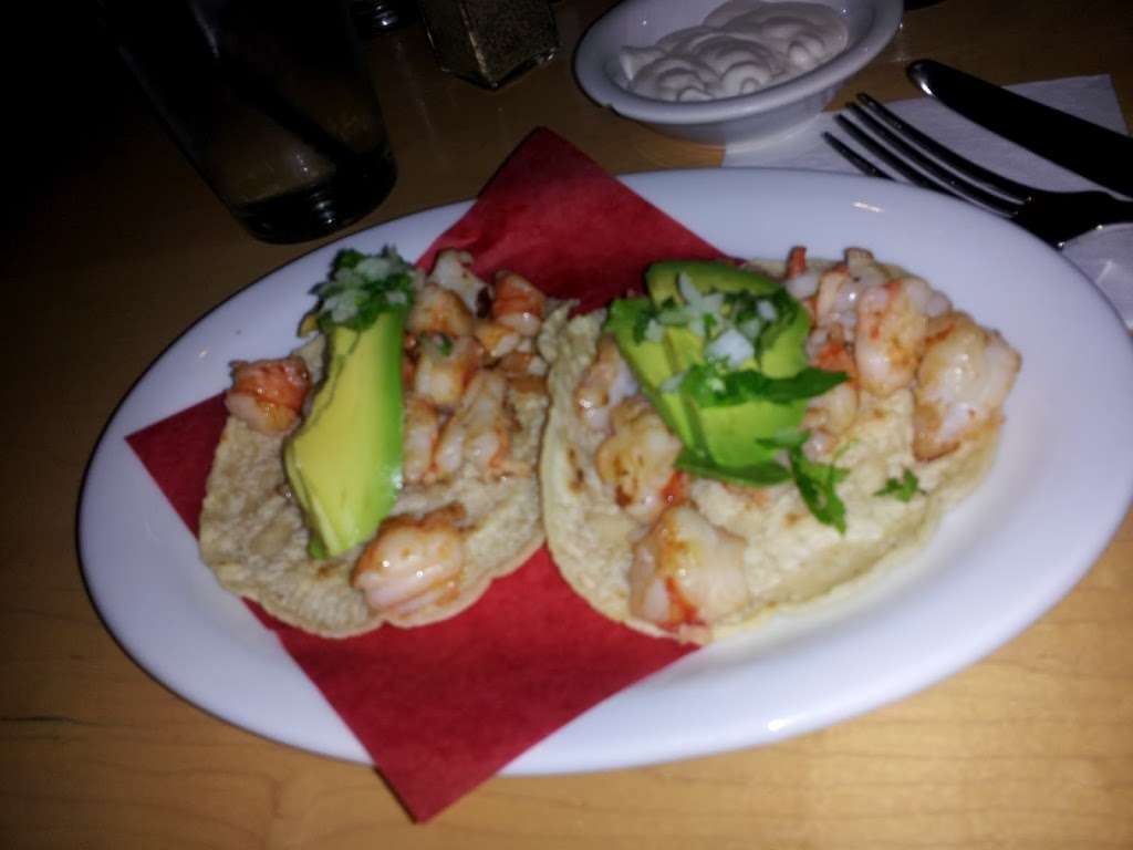 Los Antojitos | 2122 E 1st St, Los Angeles, CA 90033, USA | Phone: (323) 264-4750