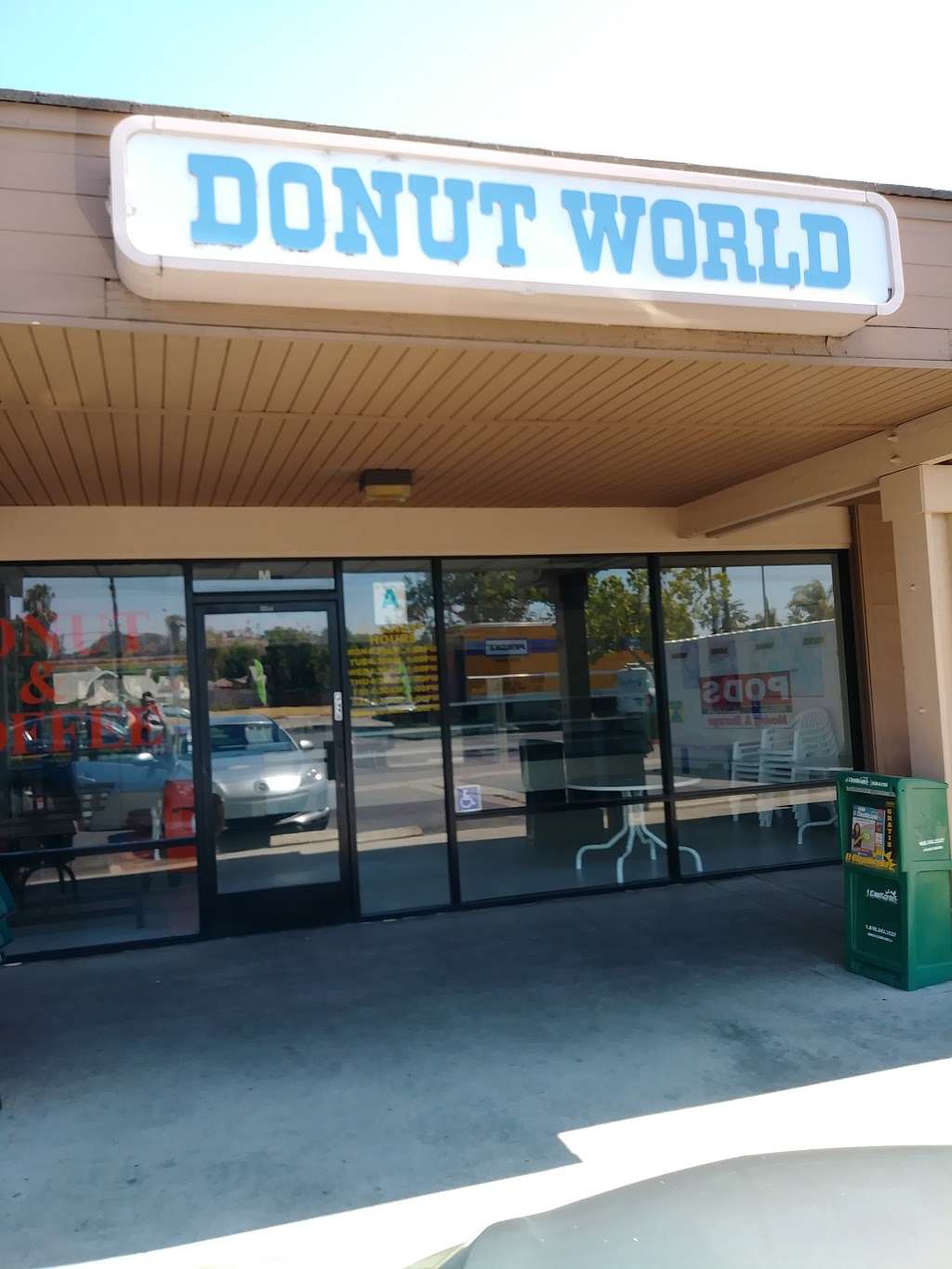 Donut World | 675 E Lincoln Ave, Escondido, CA 92026, USA | Phone: (760) 747-4076