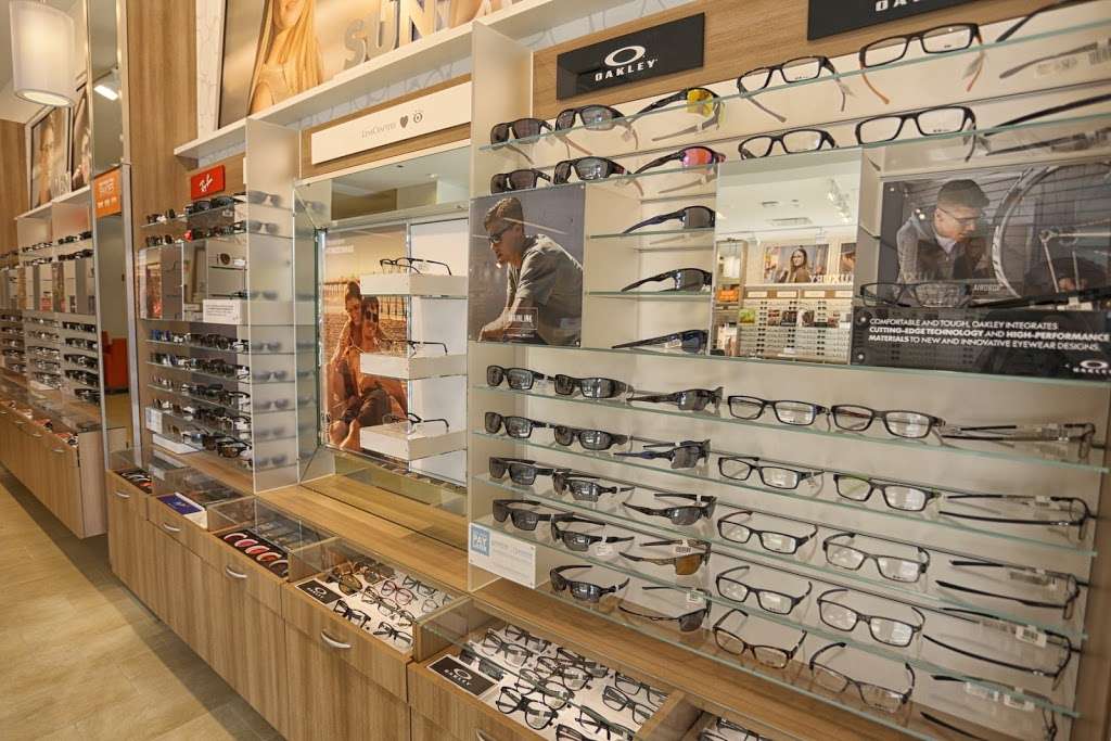 LensCrafters | 1142 S Delano Ct West, Chicago, IL 60605, USA | Phone: (312) 583-0499