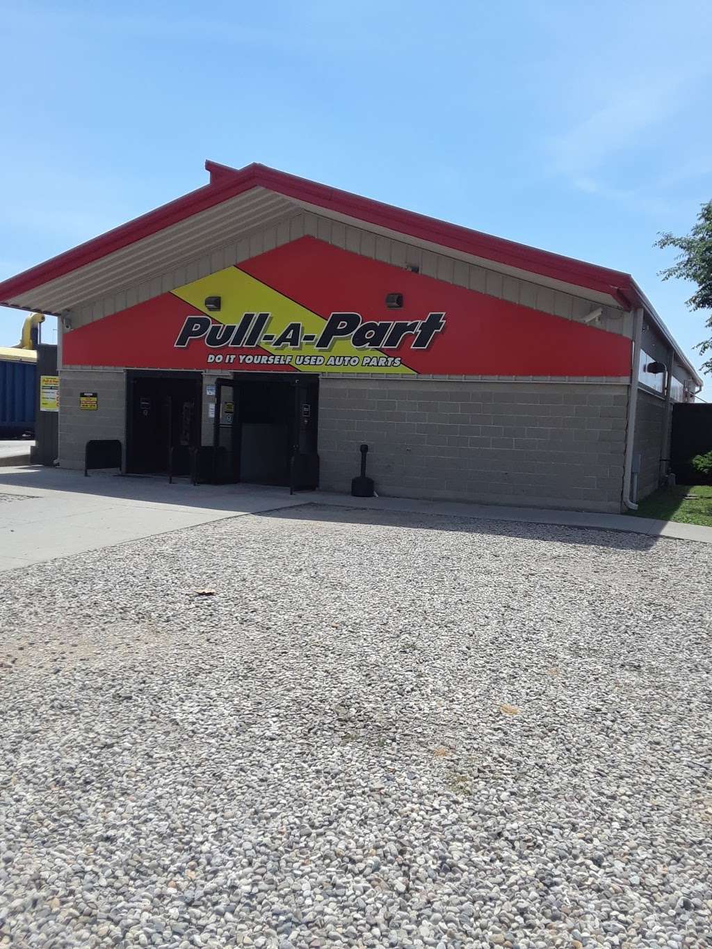 Pull-A-Part | 2505 N Producers Ln, Indianapolis, IN 46218 | Phone: (317) 542-7750