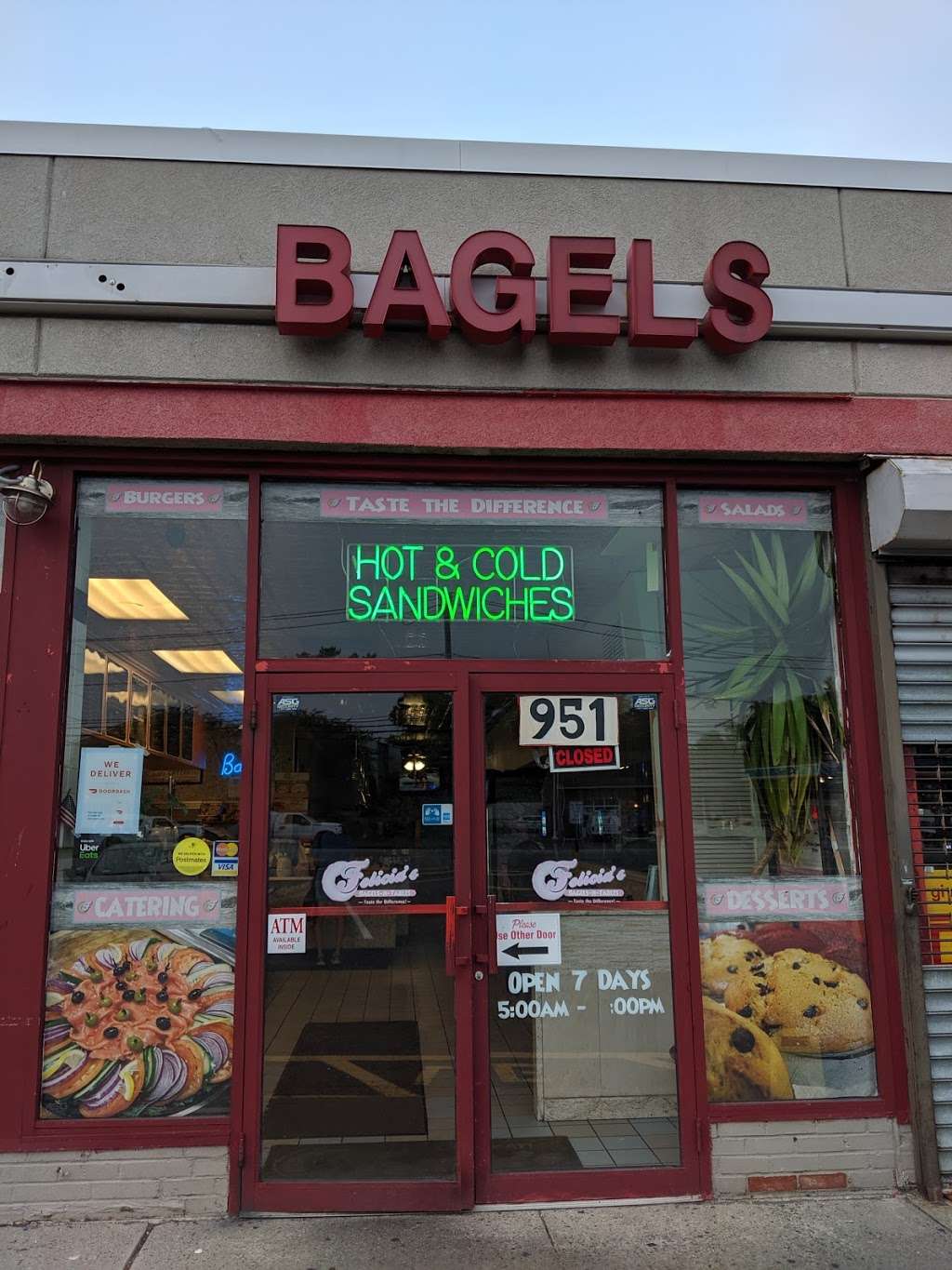 Felicias Bagels-N-Tables | 951 Rosedale Rd, Valley Stream, NY 11581, USA | Phone: (516) 791-0063