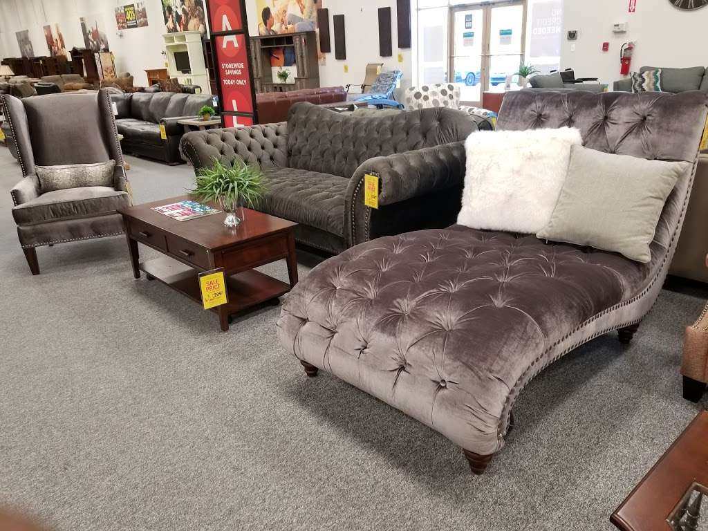 Raymour & Flanigan Furniture and Mattress Clearance Center | 1300 MacDade Boulevard, Woodlyn, PA 19094 | Phone: (610) 521-5421
