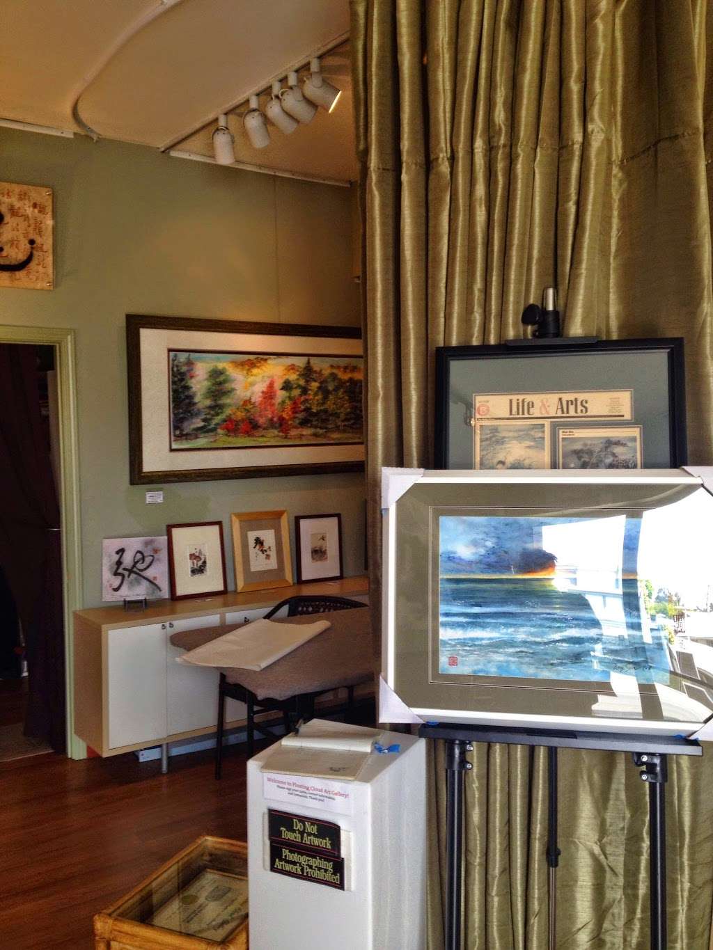 Floating Cloud Gallery | 1999 S Coast Hwy e, Laguna Beach, CA 92651 | Phone: (949) 464-9300