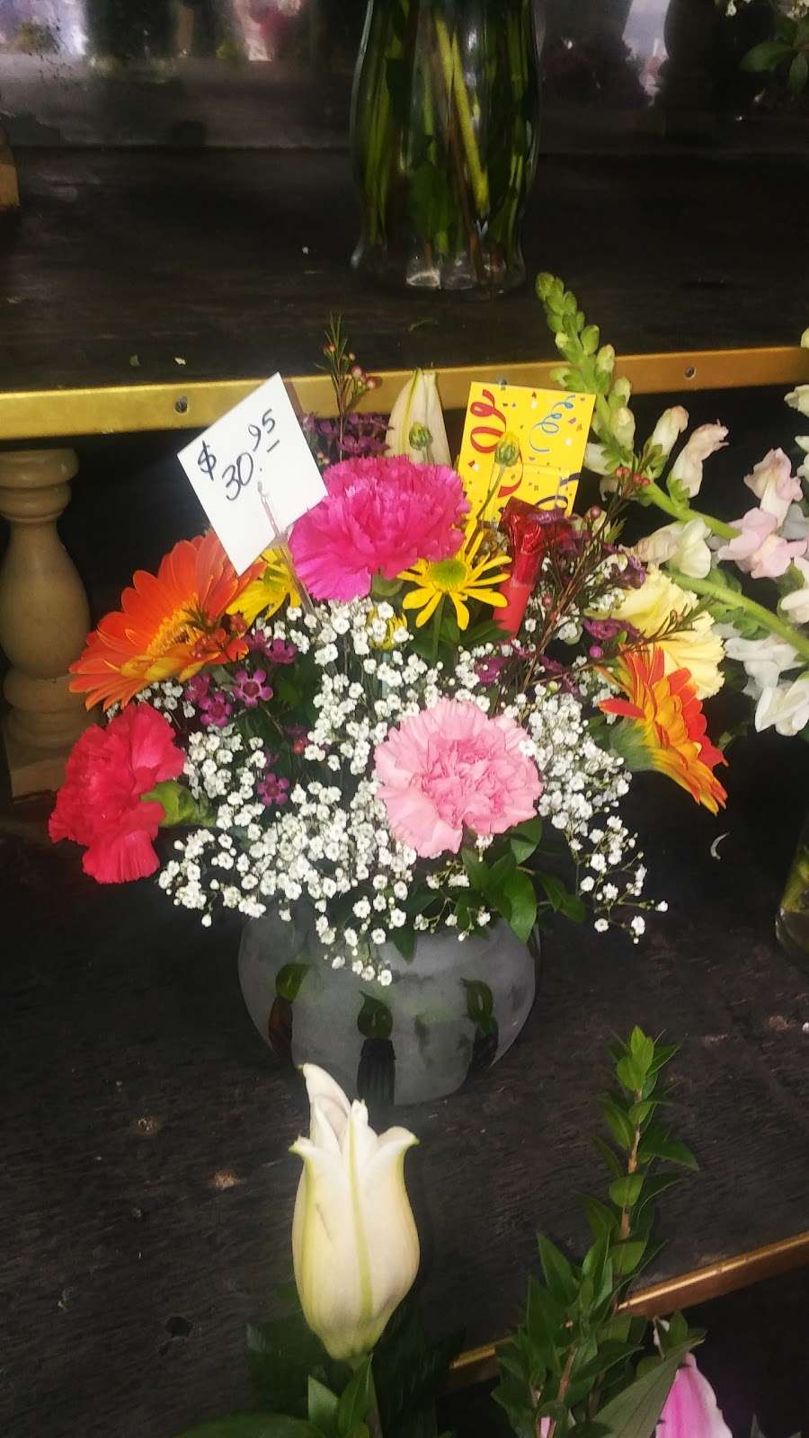 Scottys Flowers & Gifts | 10250 Colima Rd, Whittier, CA 90603, USA | Phone: (562) 946-6595