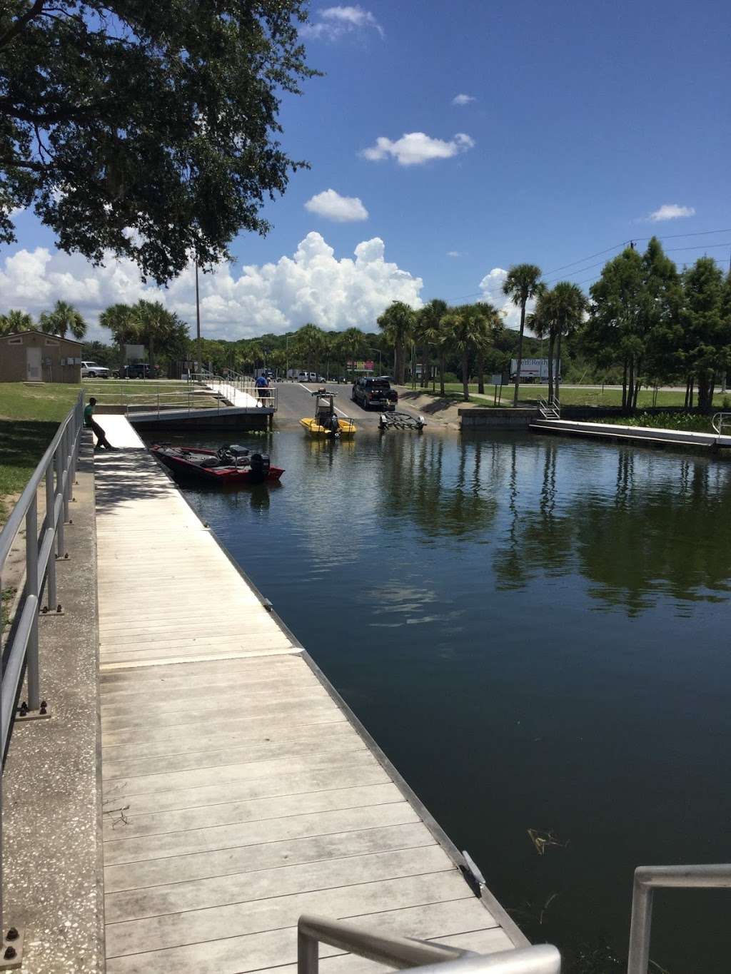 Tavares Boat Ramp | 12423 US-441, Tavares, FL 32778, USA | Phone: (352) 434-5656