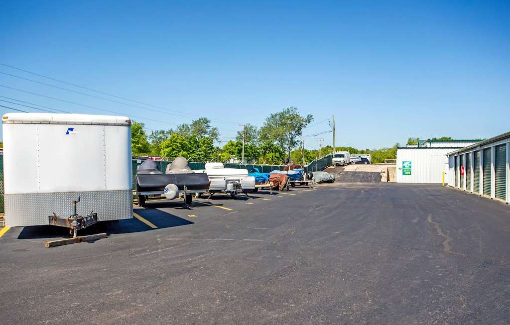 Metro Self Storage | 39406 N Lewis Ave, Beach Park, IL 60099, USA | Phone: (224) 717-3245