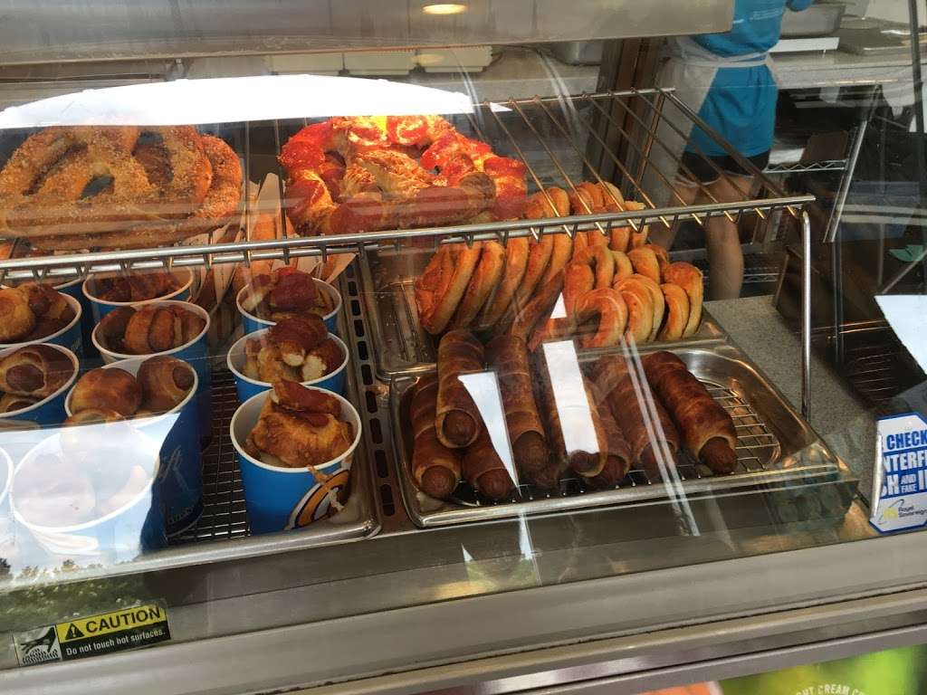 Auntie Annes | 100 Outlet Center Dr, Queenstown, MD 21658, USA | Phone: (410) 827-7717