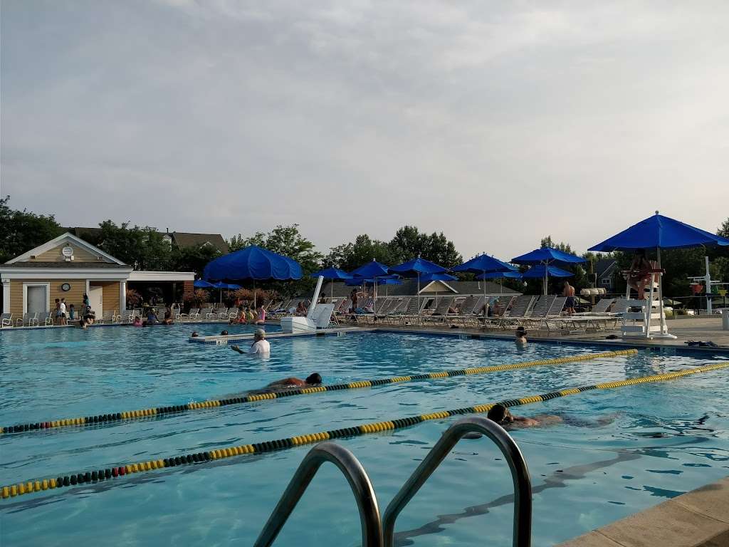 Hyland Hills Swimming Pool & Splash Park | 43450 Parish St, Chantilly, VA 20152, USA | Phone: (703) 327-5772