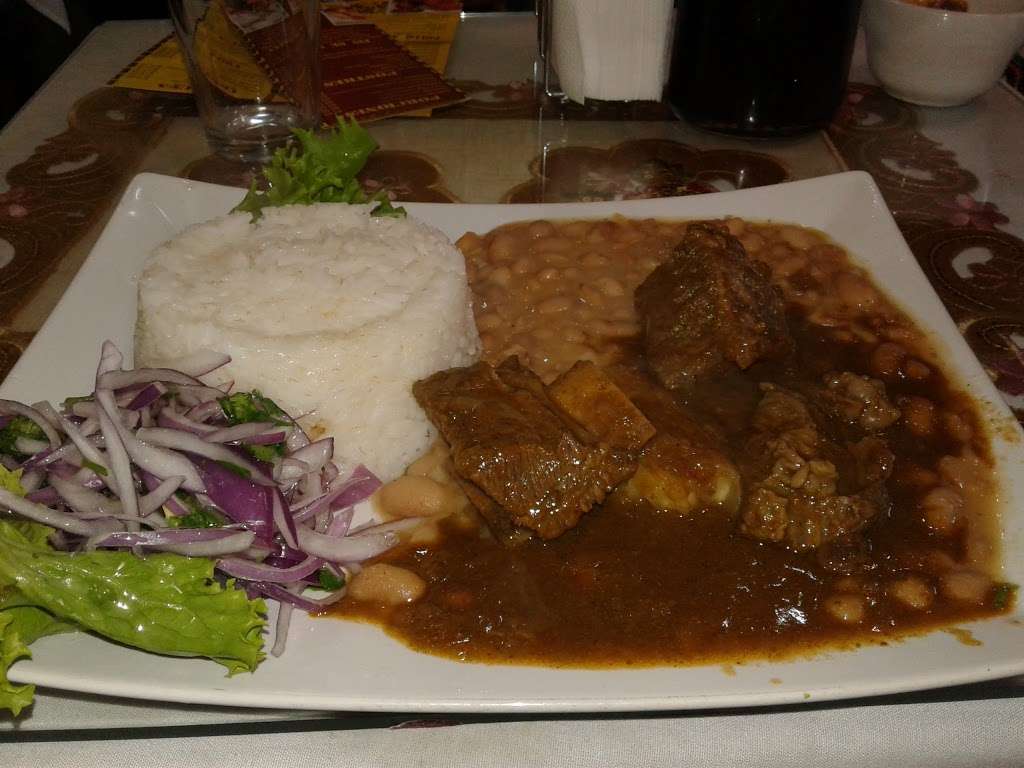 El Rinconcito de la tia Lucy | 103 Orchard St, Elizabeth, NJ 07208, USA | Phone: (908) 469-3573