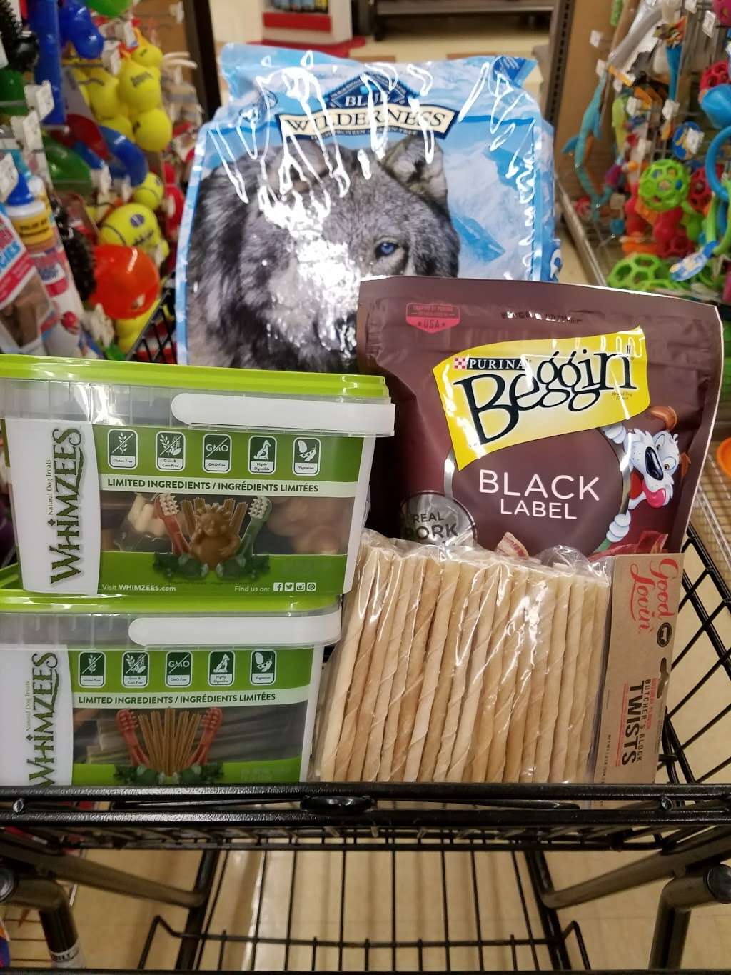 Petco Animal Supplies 360 N Bedford Rd, Mt Kisco, NY 10549, USA