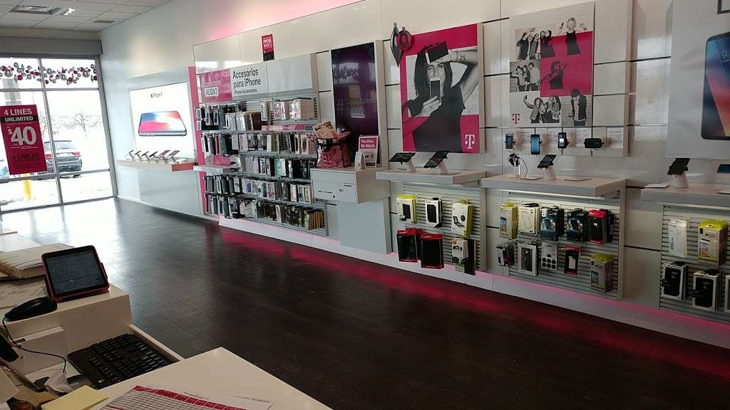 T-Mobile | 4557 Lafayette Rd Ste B, Indianapolis, IN 46254, USA | Phone: (317) 297-1049