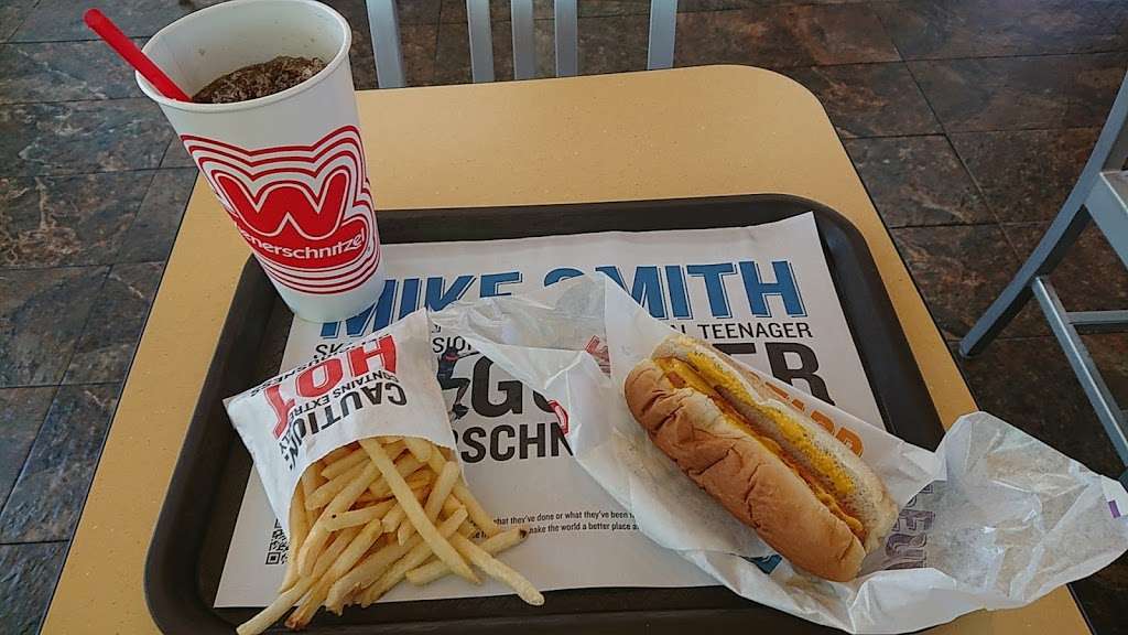 Wienerschnitzel | 10810 Beverly Blvd, Whittier, CA 90601, USA | Phone: (562) 463-0011