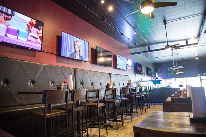 Social Bar and Grill | 4265 Reavis Barracks Rd, St. Louis, MO 63125, USA | Phone: (314) 833-3241