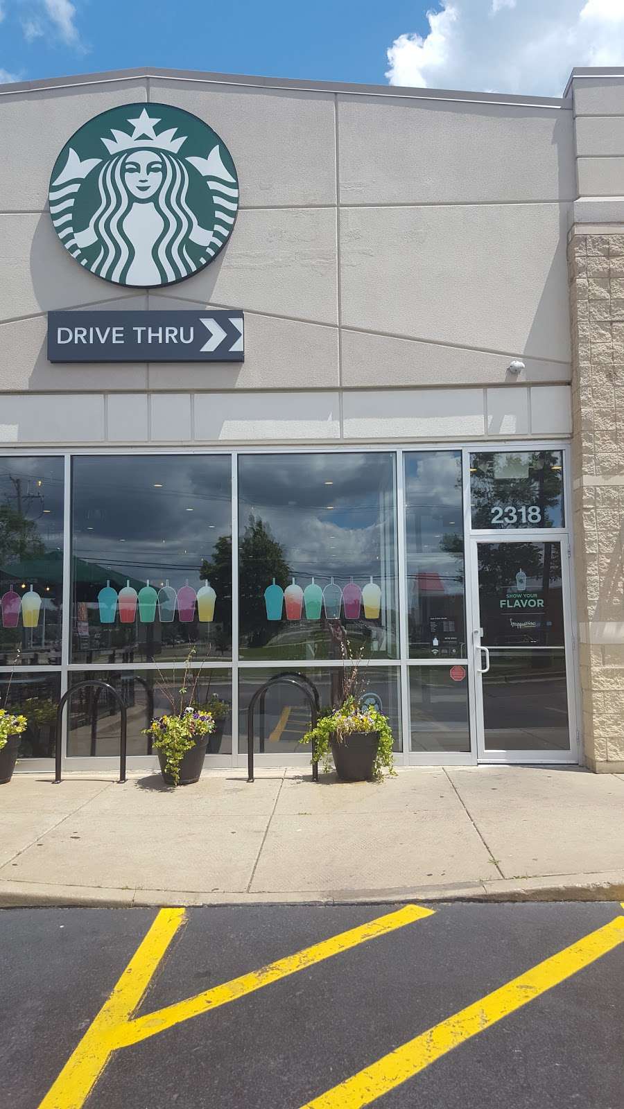 Starbucks | 2318 Richmond Rd, McHenry, IL 60050, USA | Phone: (815) 385-3736