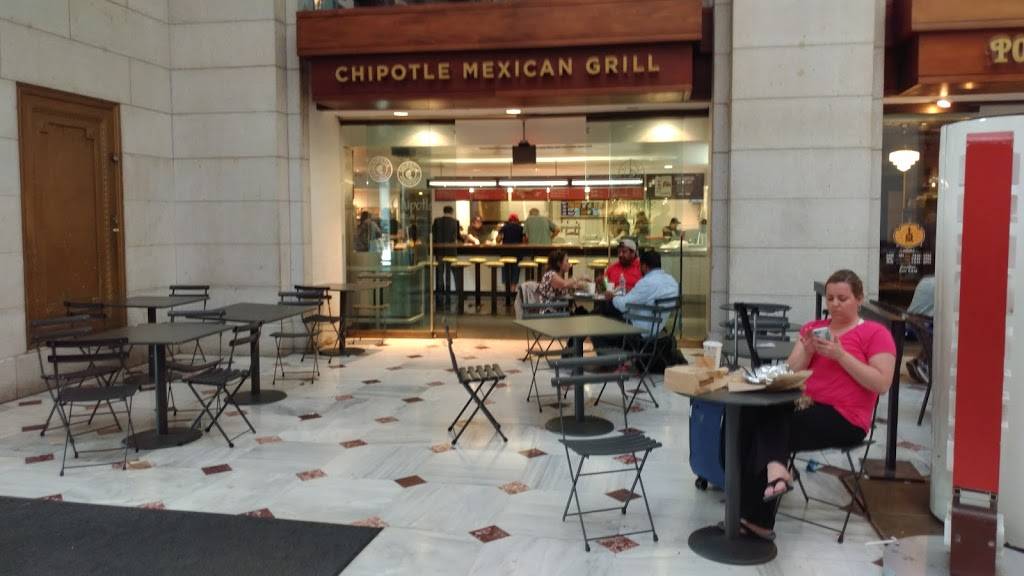 Chipotle Mexican Grill | 50 Massachusetts Ave NE Spc L037, Washington, DC 20002, USA | Phone: (202) 682-1861