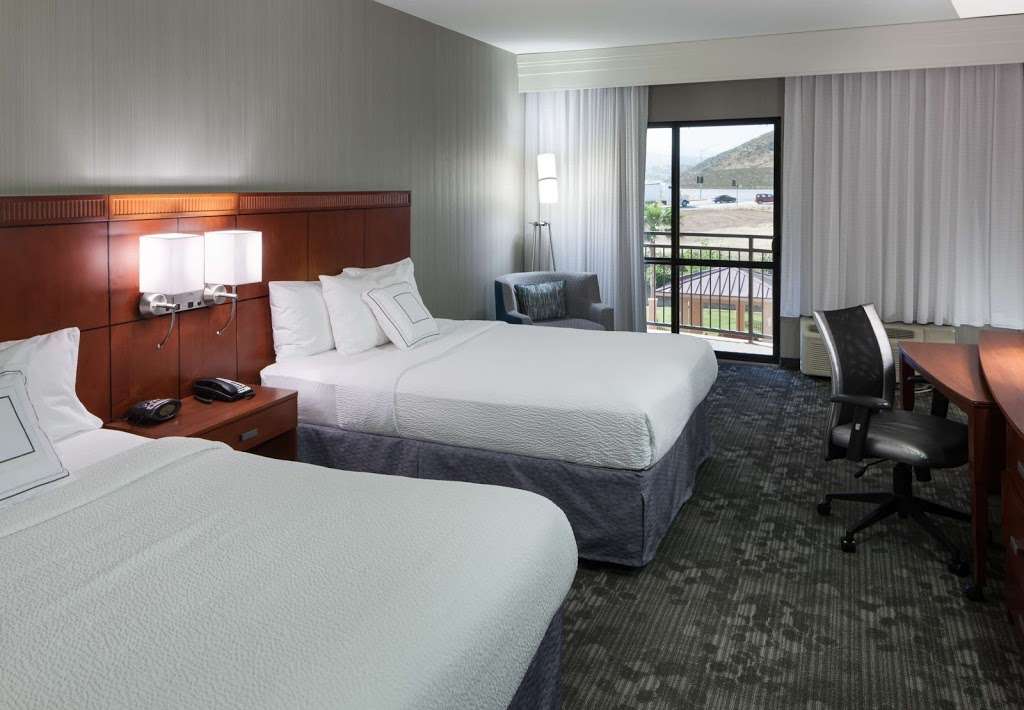 Courtyard by Marriott Santa Clarita Valencia | 28523 Westinghouse Pl, Valencia, CA 91355, USA | Phone: (661) 257-3220