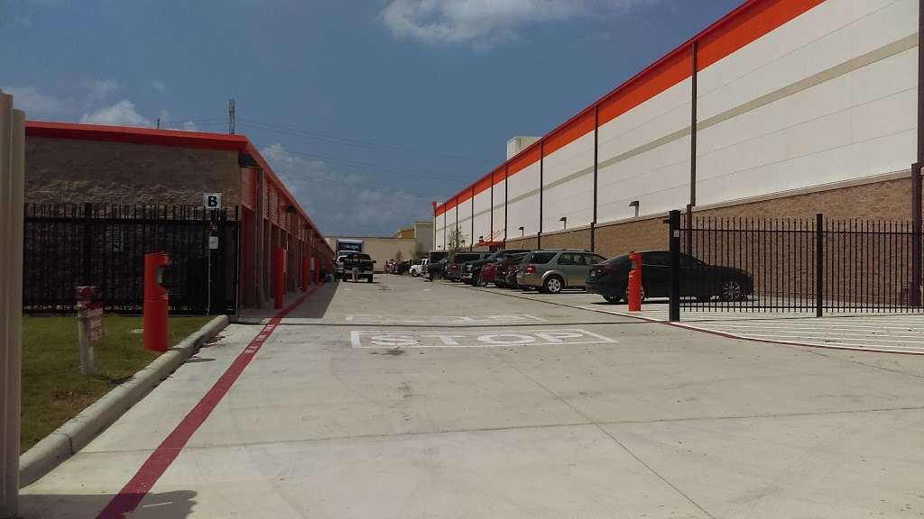 Public Storage | 21831 Clay Rd, Katy, TX 77449, USA | Phone: (281) 747-8118