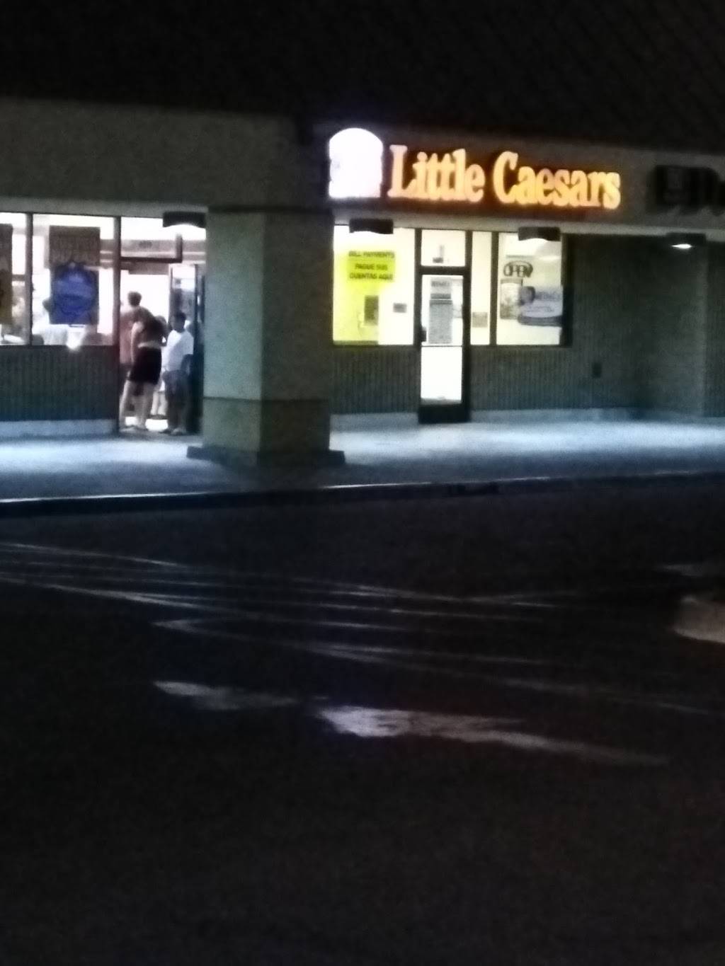 Little Caesars Pizza | 6019 EAST, Niles St, Bakersfield, CA 93306, USA | Phone: (661) 366-3333