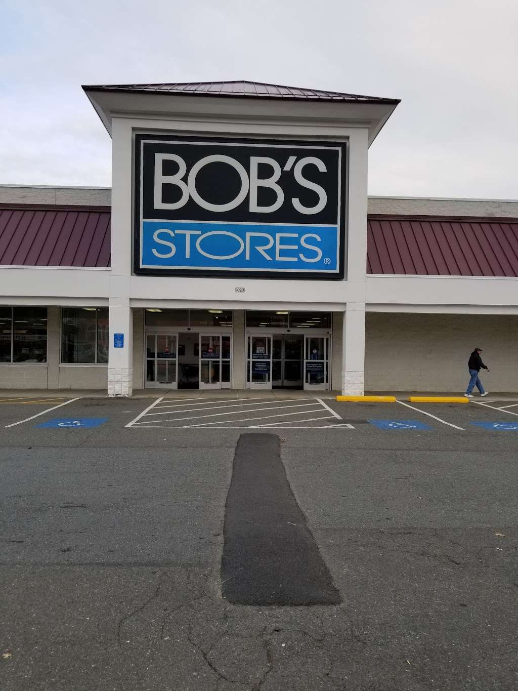 Bobs Stores Footwear & Apparel | 1020 Broadway, Saugus, MA 01906, USA | Phone: (781) 233-5507