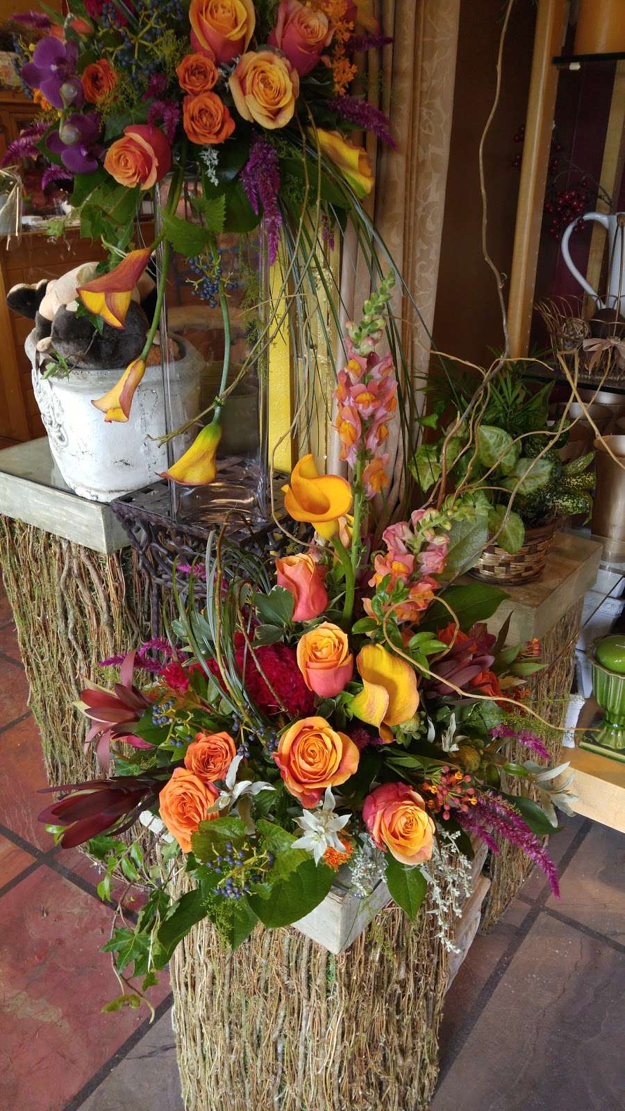 Flower Essence Flower & Gift Shop - Local Florist - Delivery | 2149 Bushkill Park Dr, Easton, PA 18040, USA | Phone: (610) 515-9970