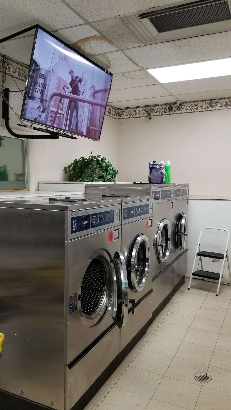 Fairway Laundromat | 10890 E Dartmouth Ave a, Aurora, CO 80014 | Phone: (303) 750-0040