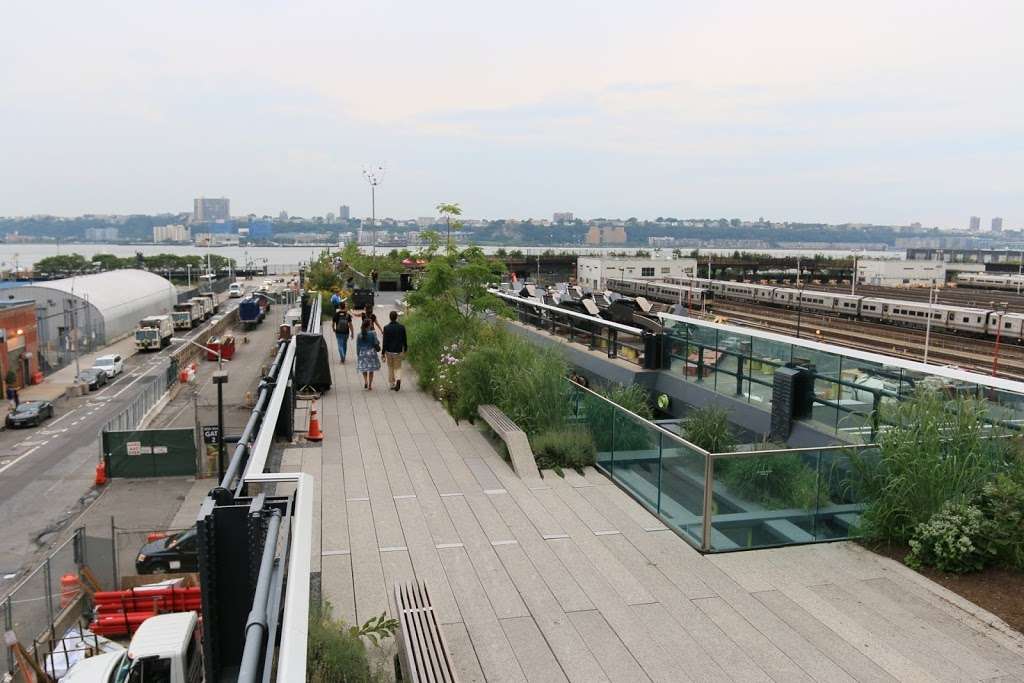 High Line Over Hudson Yards | 7077 High Line, New York, NY 10001, USA