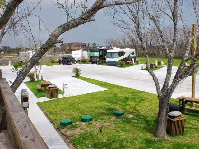 Paulas Vineyard RV Resort | 1250 N Crystal Beach Rd, Port Bolivar, TX 77650 | Phone: (409) 684-9970