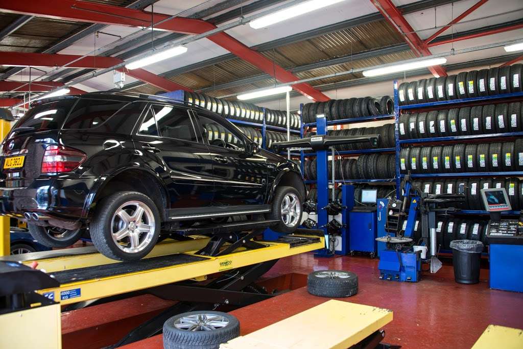 Kwik Fit Sevenoaks | London Rd, Sevenoaks TN13 1DH, UK | Phone: 01732 450736