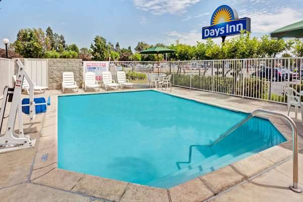 Days Inn by Wyndham Whittier Los Angeles | 14330 Telegraph Rd, Whittier, CA 90604, USA | Phone: (562) 944-4760