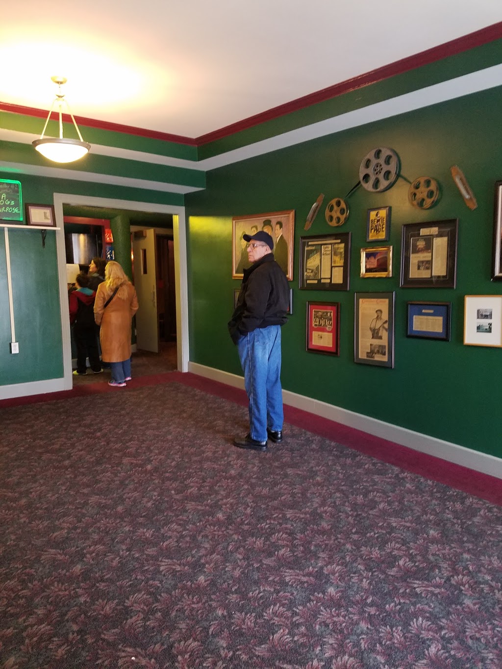 Mar Theatre | 121 S Main St, Wilmington, IL 60481, USA | Phone: (815) 476-4662