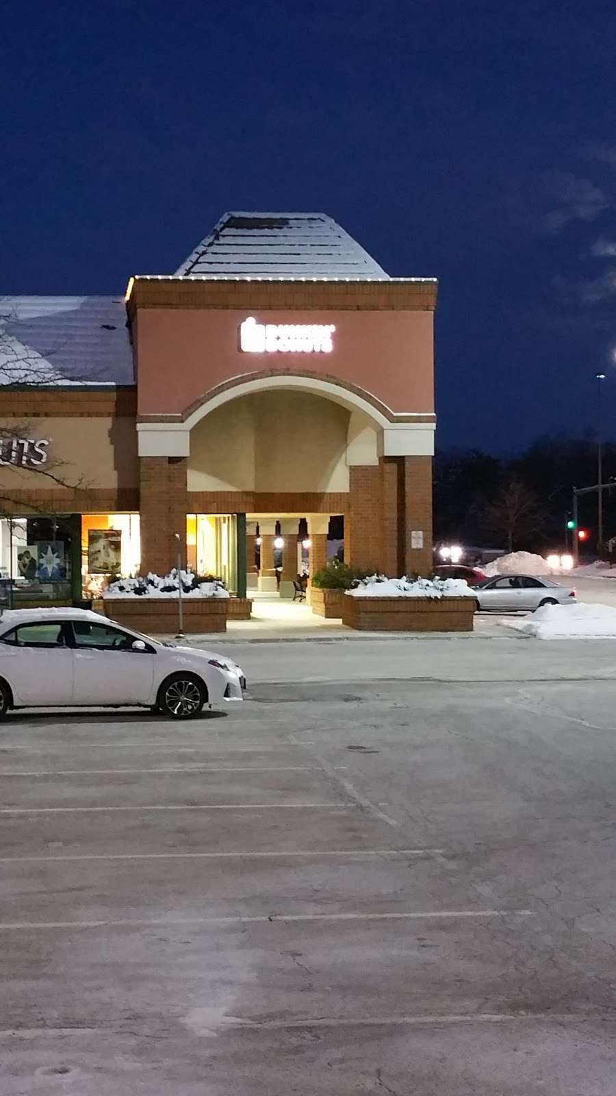 Dunkin Donuts | 142 S Gary Ave Ste 109, Bloomingdale, IL 60108, USA | Phone: (630) 582-3360