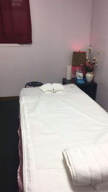 Massage Lily | 27 Geneva Rd, Winfield, IL 60190, USA | Phone: (630) 871-3377