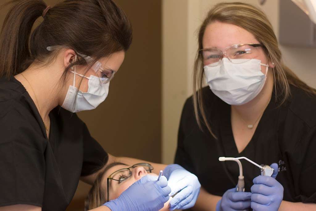 San Antonio Dental Assistant School - Converse | 6634 Binz-Engleman Rd #109, Converse, TX 78109 | Phone: (210) 739-0487