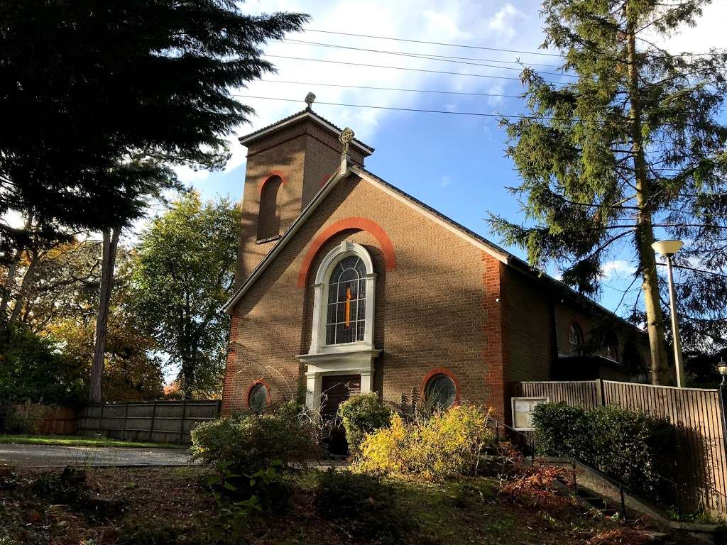 St Anns R C Church | St Anns House, Kingston Hill, Kingston upon Thames KT2 7LX, UK | Phone: 020 8546 8732