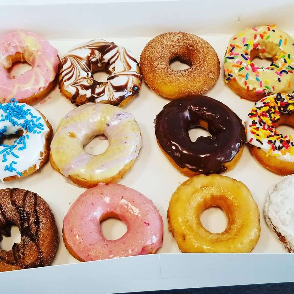 Dough Re Mi Donuts at Harris Square | 4045 Harris Square Drive, Harrisburg, NC 28075, USA | Phone: (980) 258-0843