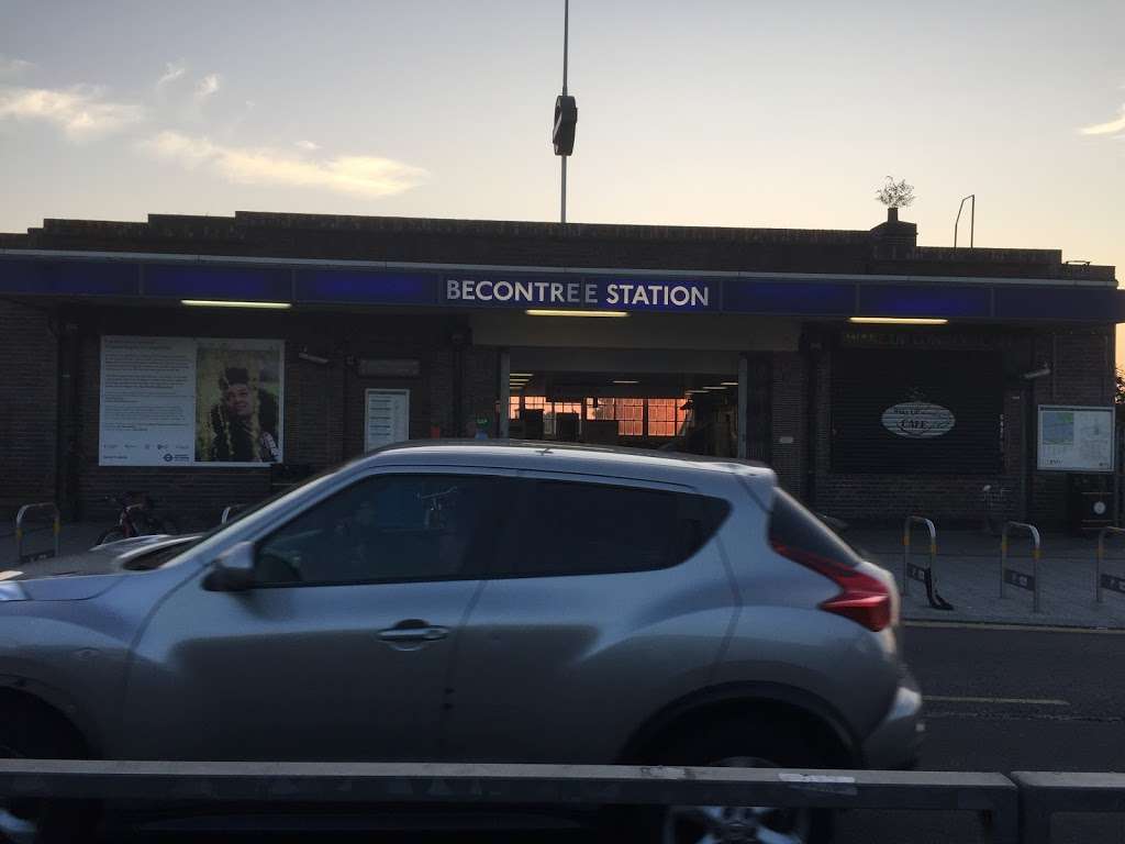 Becontree Station | Gale St, Dagenham RM9 4TP, UK | Phone: 0343 222 1234