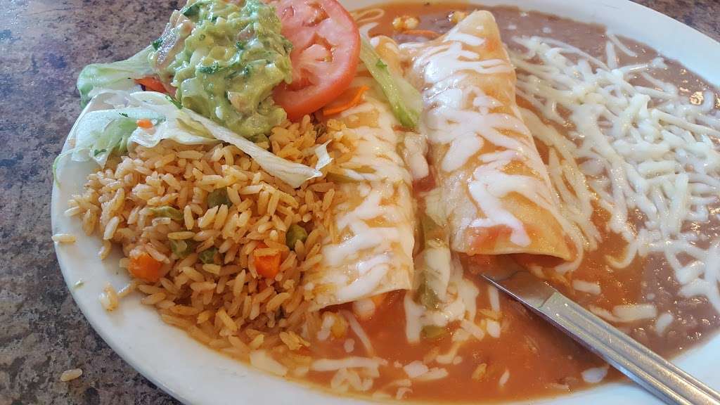 El Pescador | 322 S Peck Rd, Santa Paula, CA 93060, USA | Phone: (805) 525-8846