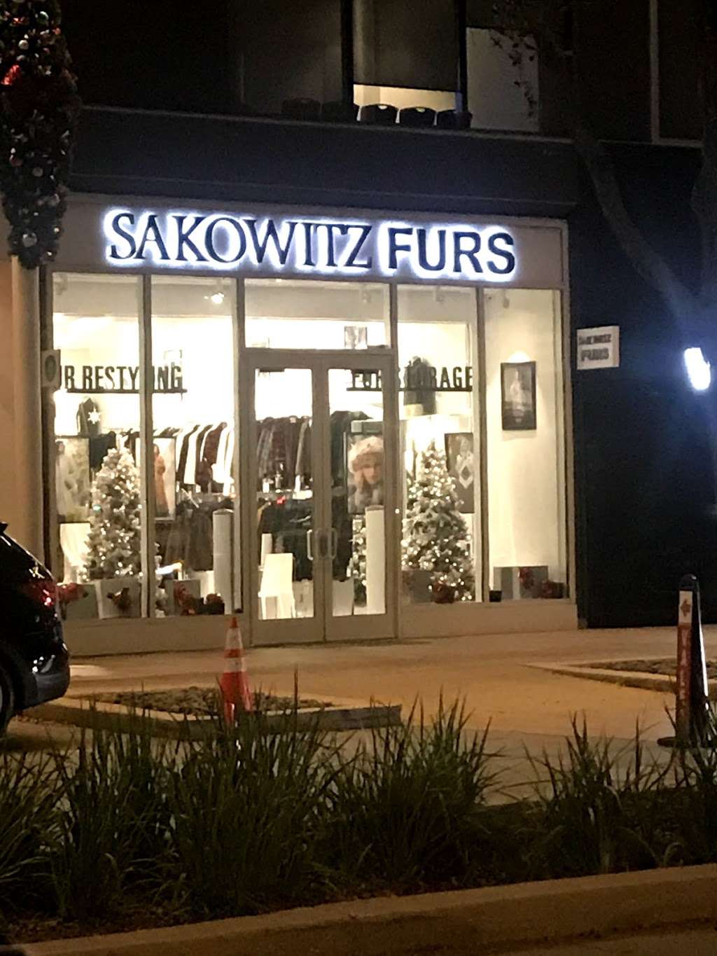 Sakowitz Furs | 1700 Post Oak Blvd Ste # 2-140, Houston, TX 77056, USA | Phone: (713) 622-7947