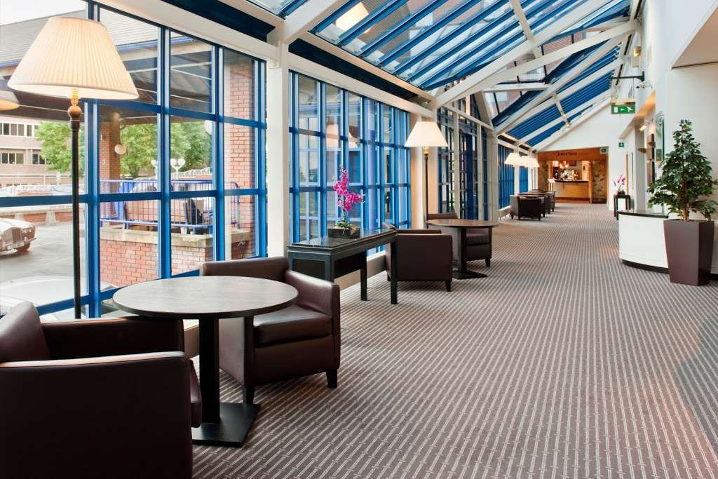 Holiday Inn London Sutton | Gibson Rd, Sutton SM1 2RF, UK | Phone: 0871 942 9113