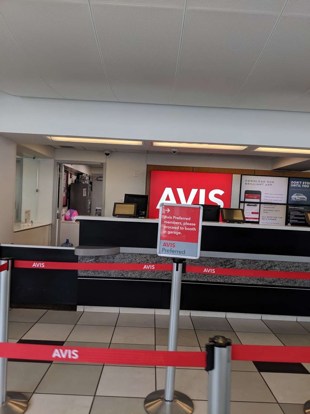 Avis Car Rental | Mitchell International Airport, 5300 S Howell Ave, Milwaukee, WI 53207, USA | Phone: (414) 482-8345