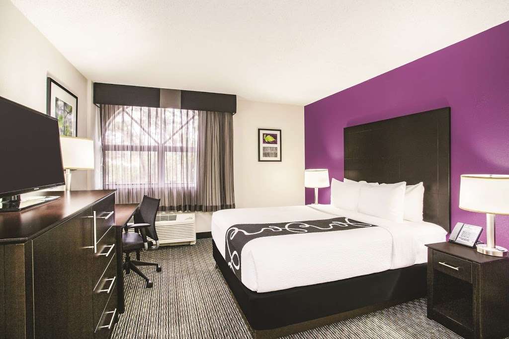 La Quinta Inn & Suites Fort Lauderdale Tamarac | 5070 FL-7, Fort Lauderdale, FL 33319 | Phone: (954) 484-6909