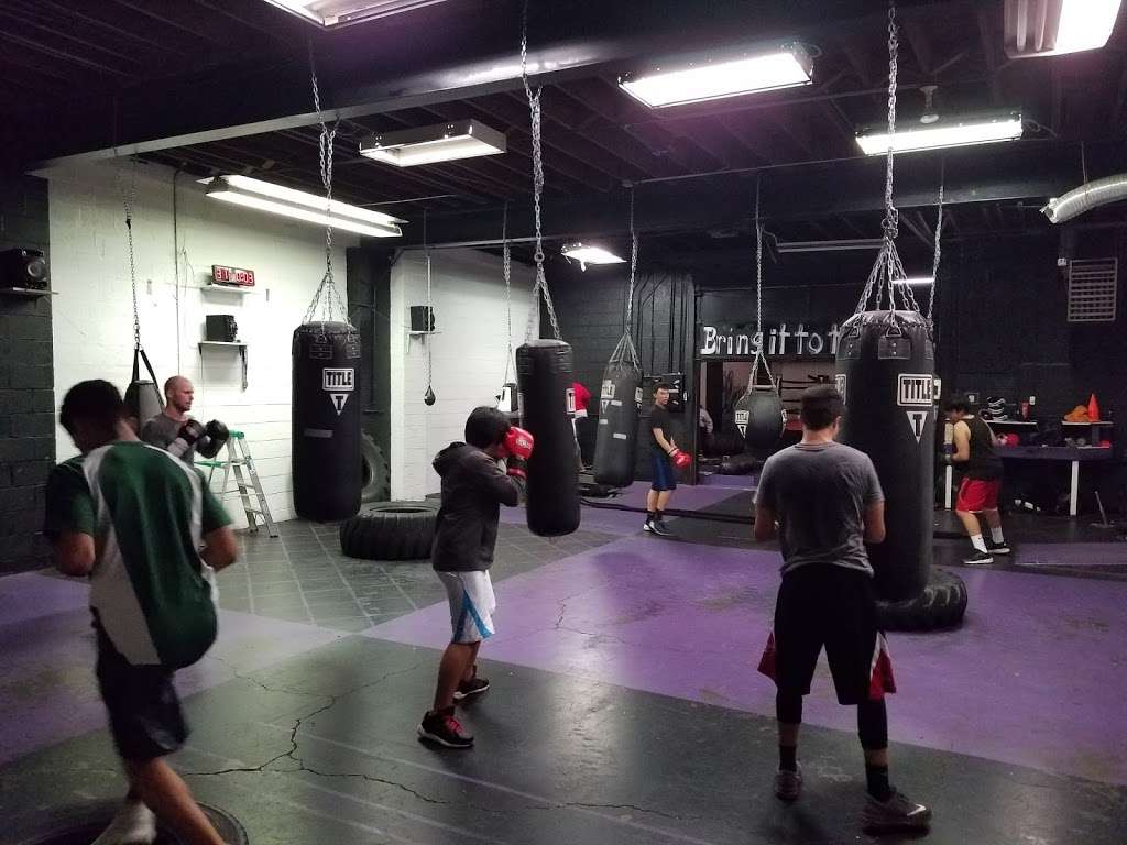 Round 1 Boxing & Fitness Center | 557 N Scott St, Joliet, IL 60432 | Phone: (815) 540-8696