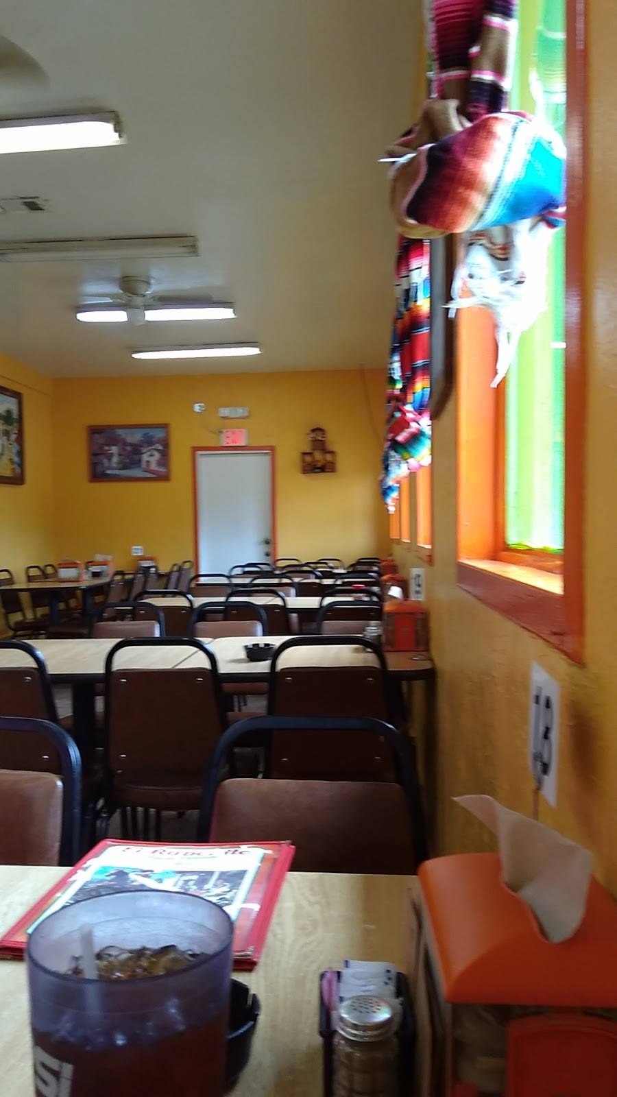 El Ranchito | 810 N Washington Ave, Cleveland, TX 77327, USA | Phone: (281) 432-2363